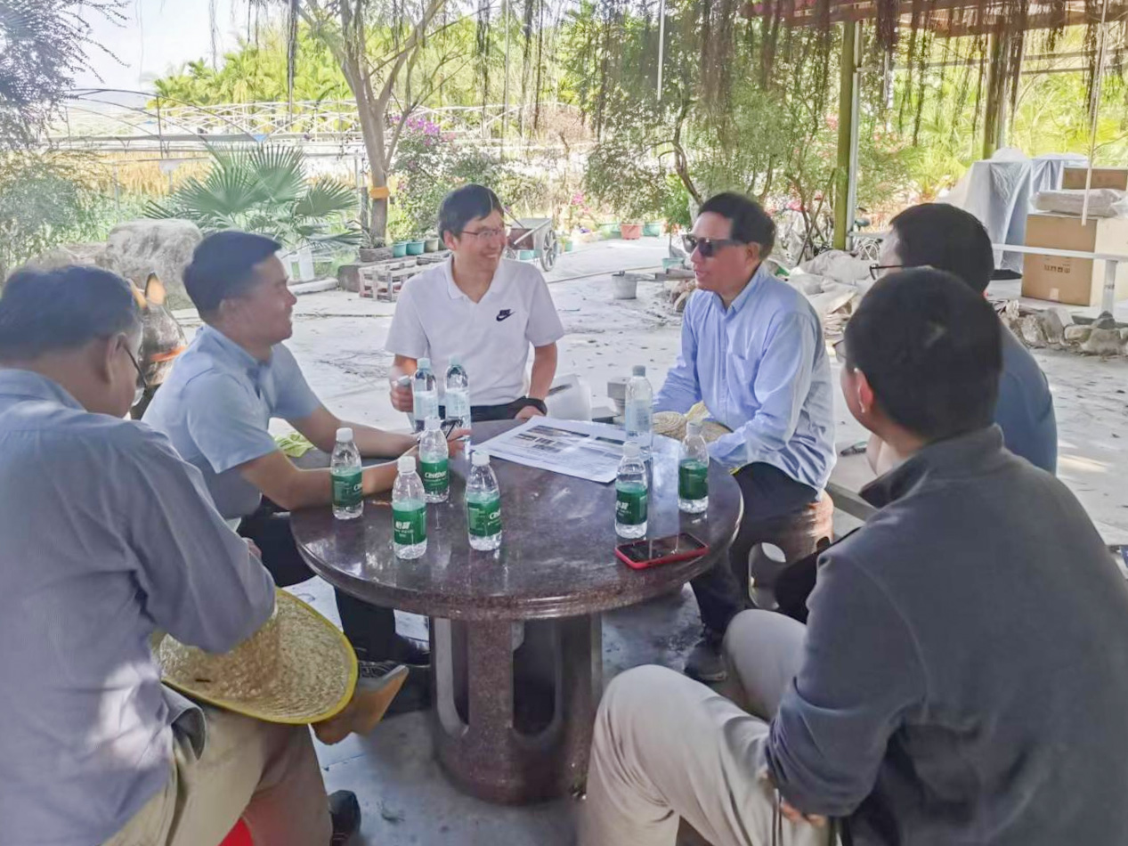 中国科学院何祖华院士到我所甘蔗中心指导生物育种工作
